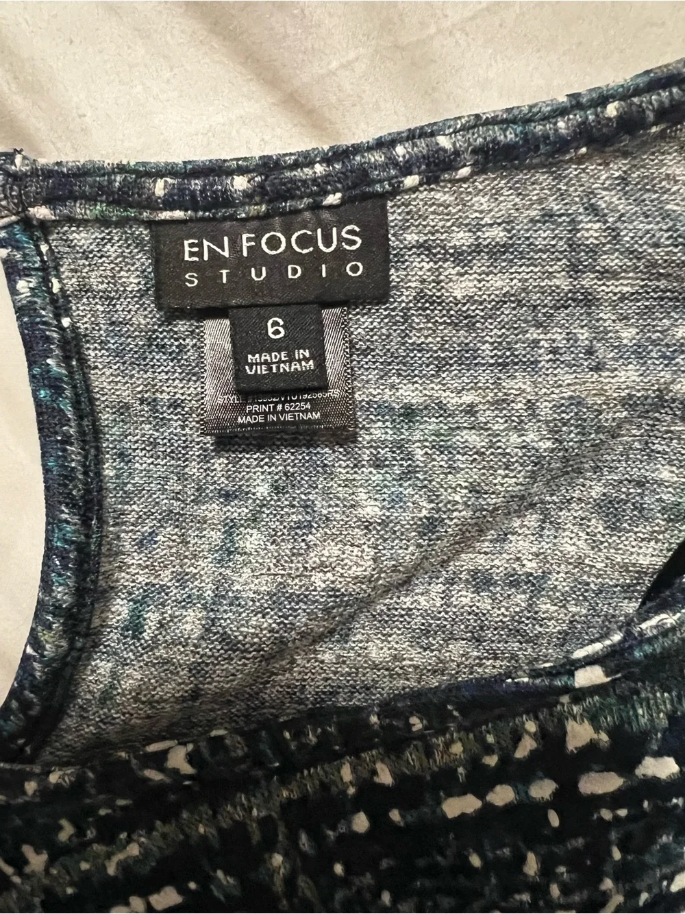 EnFocus Studio Gray, Navy, White Textured Knit Stretch Sheath Dress Tie Front